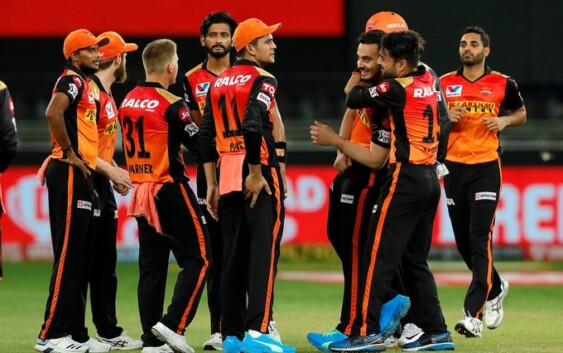 आईपीएल 2020 के 14वें मुकाबले में सनराइजर्स हैदराबाद ने चेन्नई सुपरकिंग्स को 7 रनों से हराया