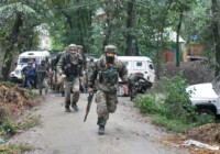 जम्मू-कश्मीर के शोपियां में सुरक्षाबलों और आतंकियों के बीच मुठभेड़ में 2 आतंकी ढेर