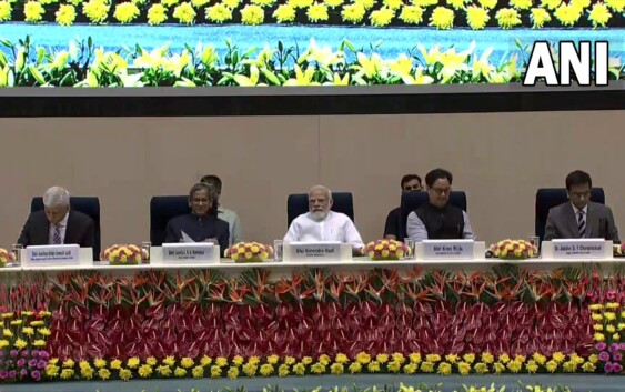 प्रधानमंत्री मोदी ने पहली अखिल भारतीय जिला विधिक सेवा प्राधिकरण की बैठक के उद्घाटन सत्र को संबोधित किया